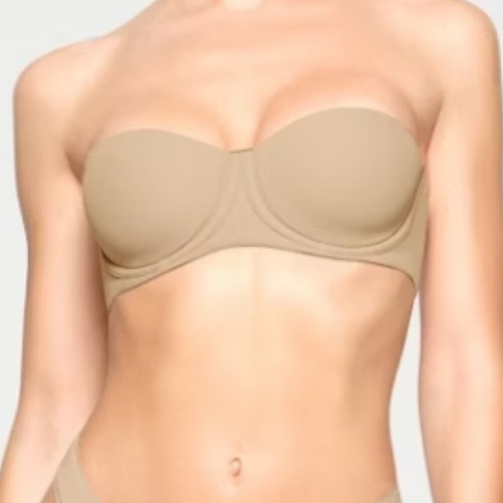 SKIMS Tan Strapless Bra